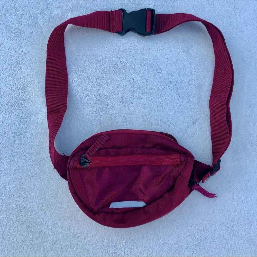 Quest Small Recreational Waist Bag Reflective Strip Adjustable Strap Running